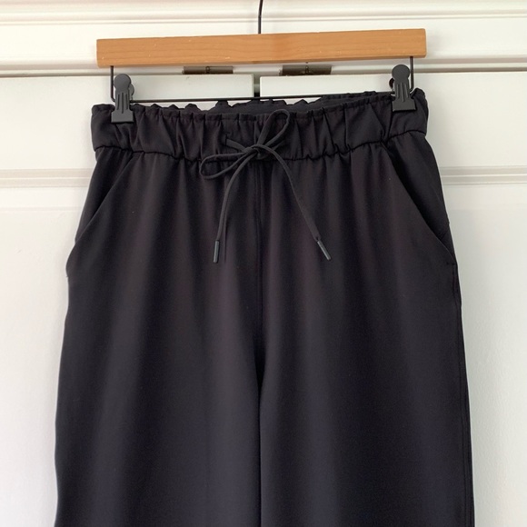 Lululemon Keep Moving Pant High Rise Tapered Jogger Black Trouser Size 6 - Picture 3 of 8